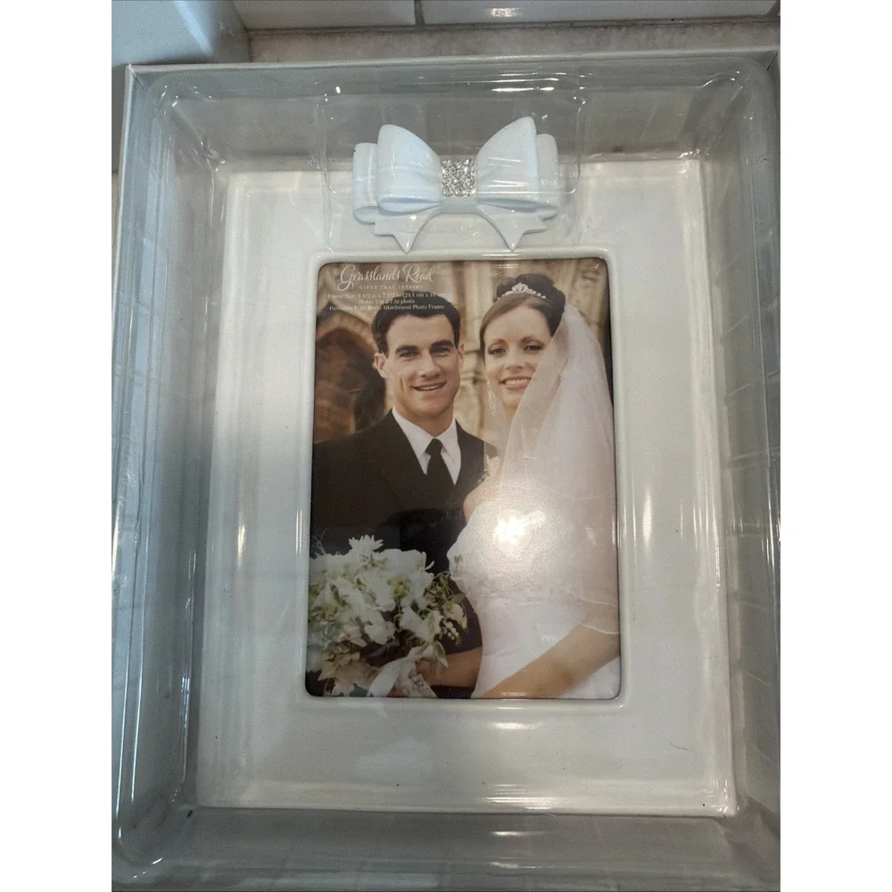 Vintage Grasslands Road Porcelain Wedding Picture Frame New In The Box GWB005